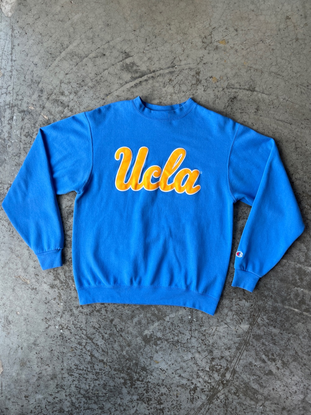 Champion UCLA Bruins Tackle Twill Patch Crewneck Sweatshirt Blue M